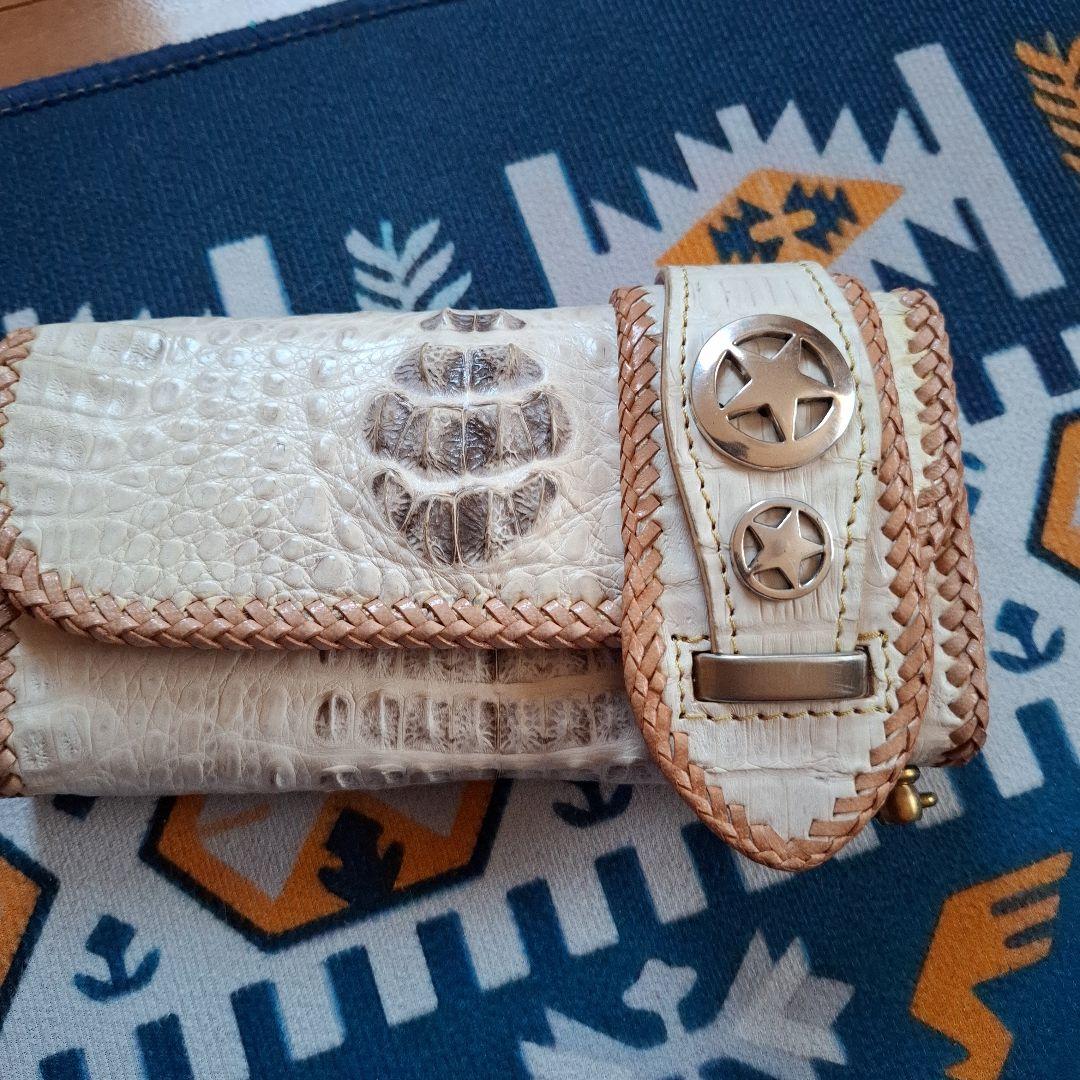 ホワイト クロコダイル風長財布