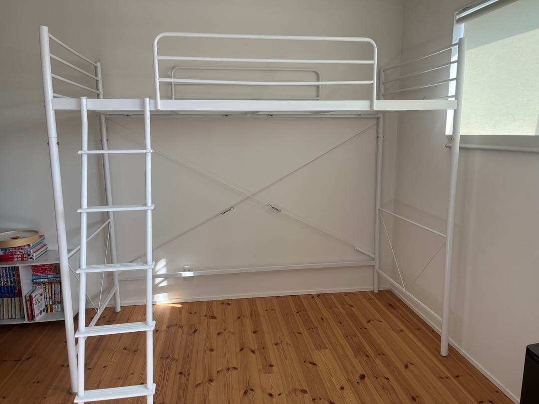 (香川引き取り限定)ロフトベッド スチール製 はしご付き　ニトリ