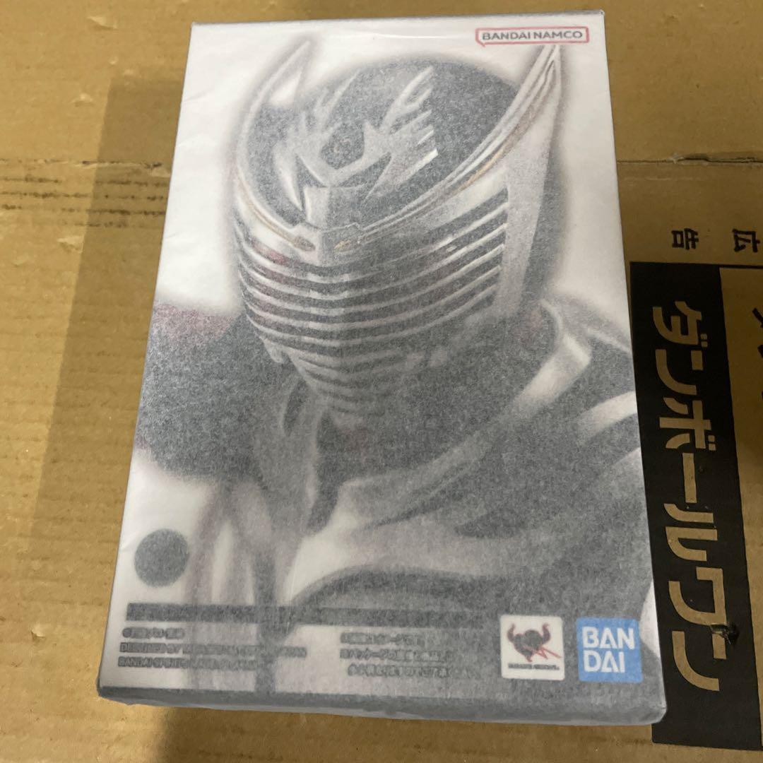 真骨彫製法　S.H.Figuarts 仮面ライダー龍騎