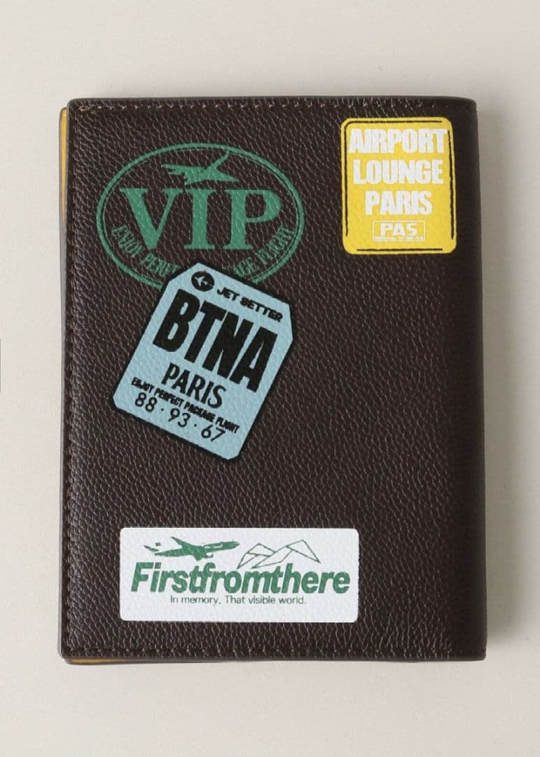 Deuxieme Classe BTN Passport Holder - メルカリ