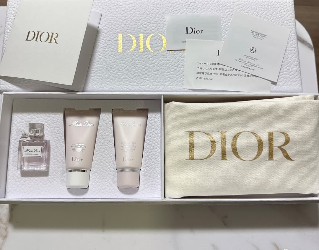 Dior ミスディオール　セット　ノベルティ　新品　未使用　香水　ハンドクリーム Dior ミスディオール トラベルセット ハンドクリーム ボディミルク