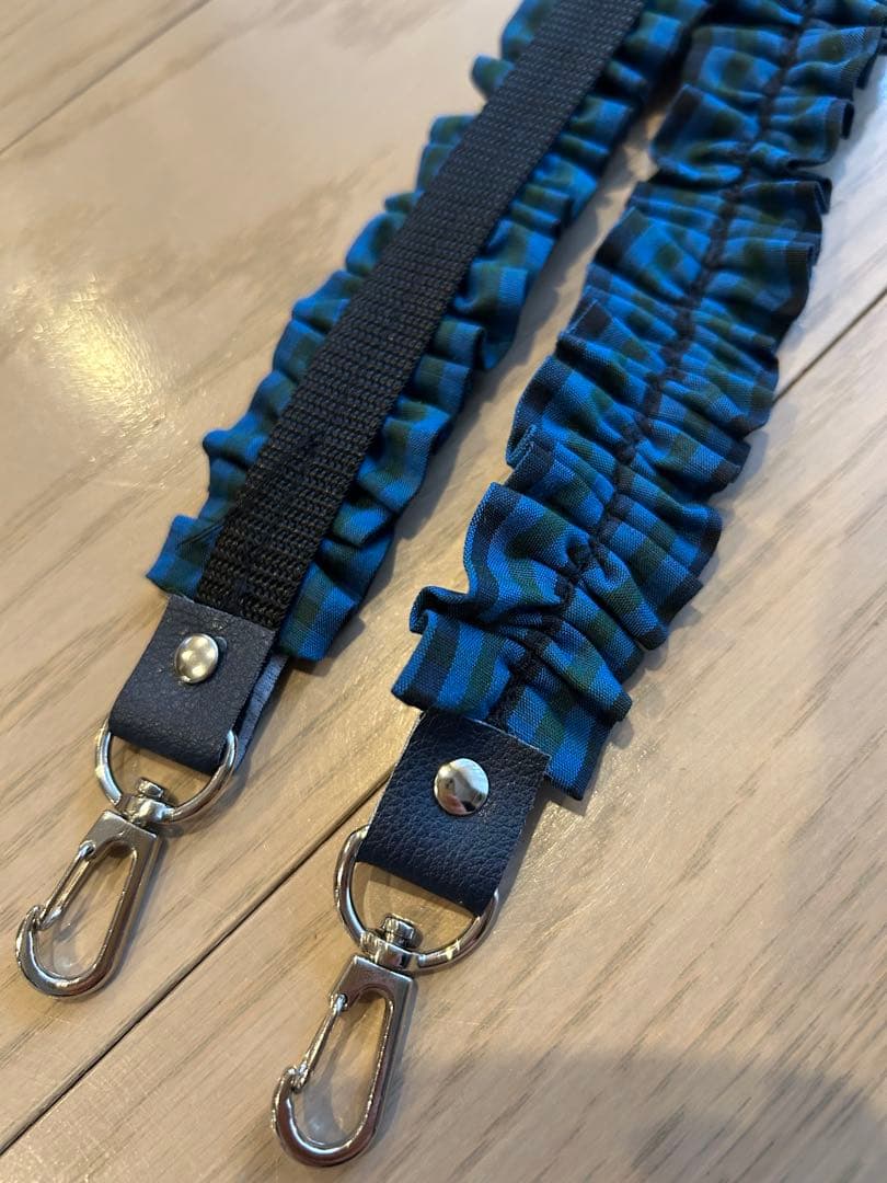 ファミリア風青チェック スマホショルダーストラップ ハンドメイド作家