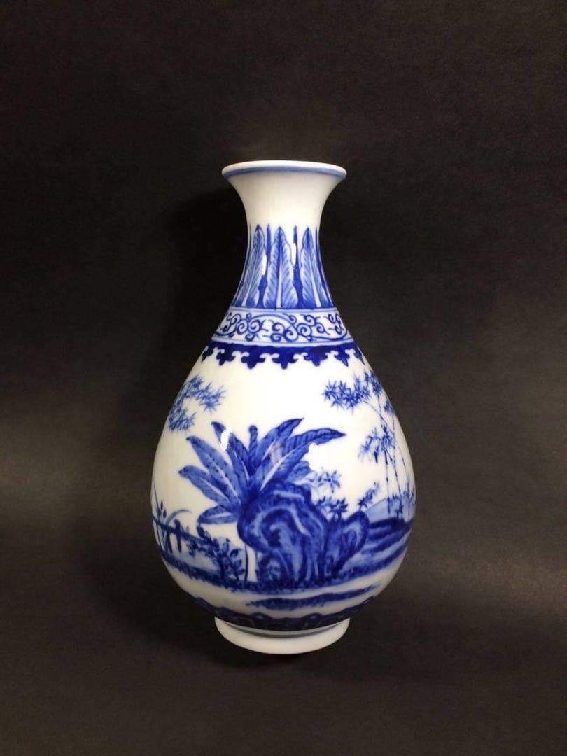 青花竹石芭蕉紋瓶】染付　複製品　 大清康煕年製　底款