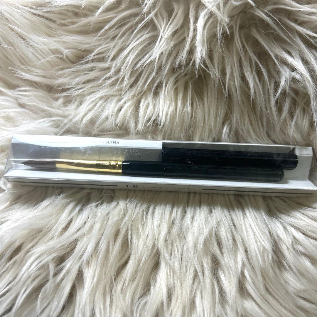 新品　　LB スカルプチュアブラシ　コリンスキー