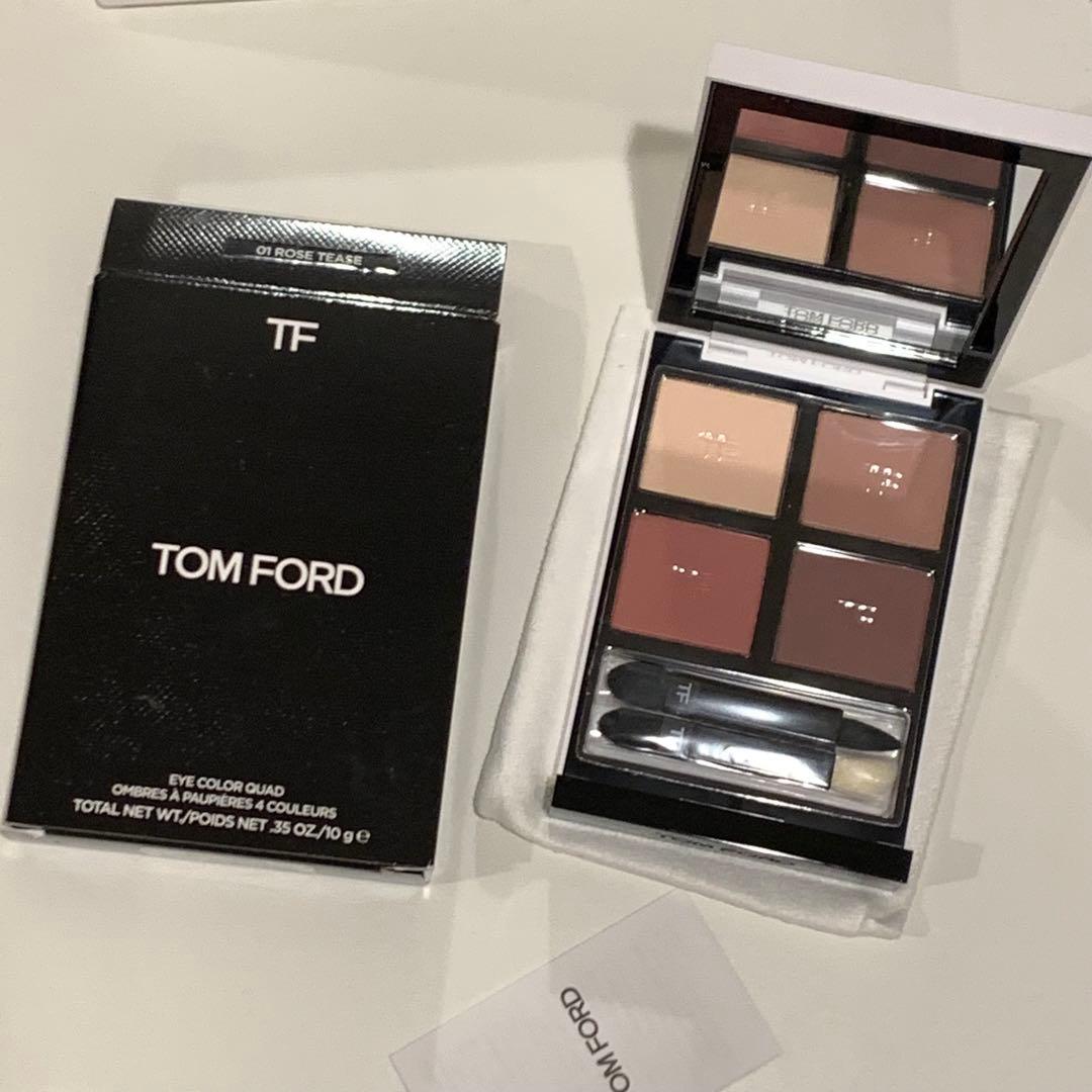 トム フォード ビューティ アイ カラー クォード / 01R ローズ ティーズ