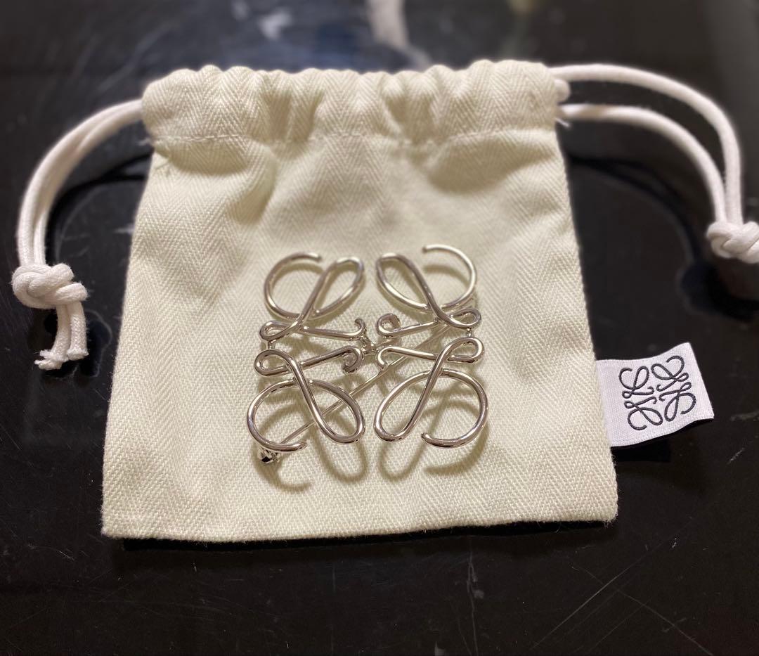 極美品　LOEWE アナグラム　ブローチ　シルバー　正規