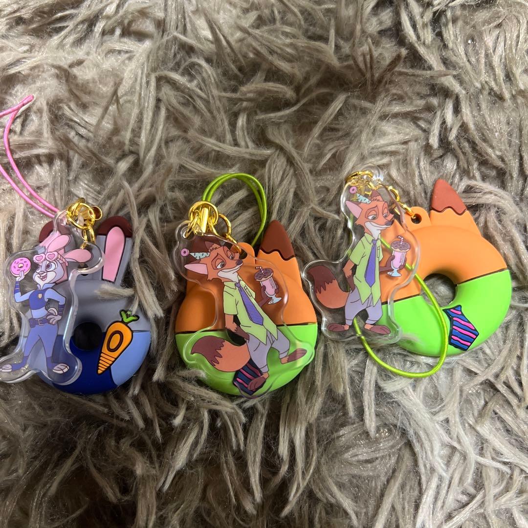 ズートピア ディズニーストア シークレットストラップ - メルカリ