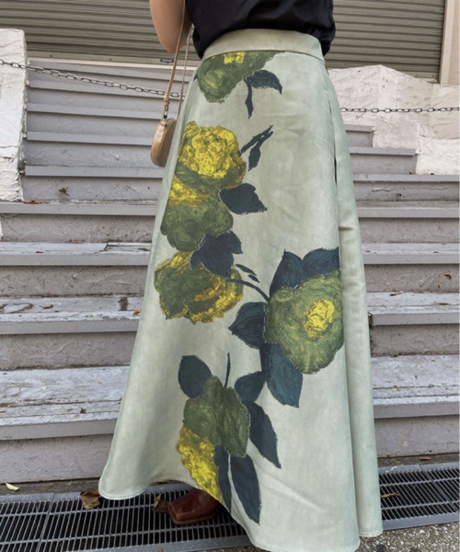 スカート Ameri ELLIE ASYMMETRY PLEATS SKIRT Ameri（アメリ）の「ELLIE ASYMMETRY PLEATS SKIRT（スカート）」 - WEAR