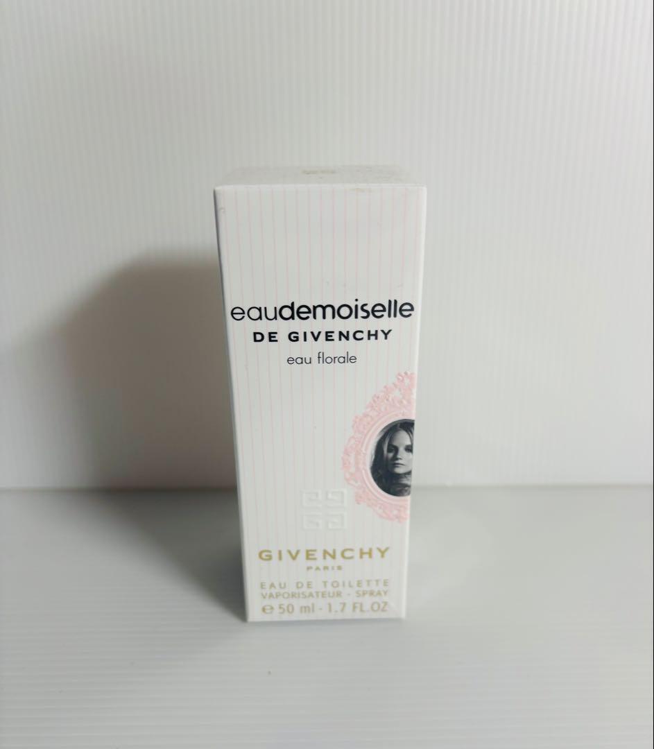 ジバンシィ オードモアゼルフローラルEDT 50ml