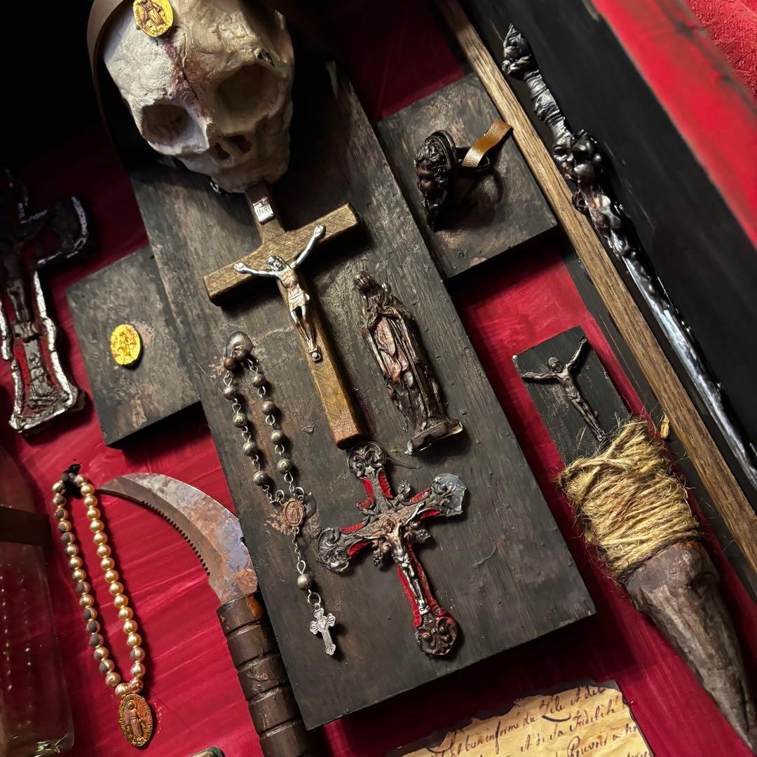 1点限定作品 】悪魔滅殺祭壇(large) - メルカリ