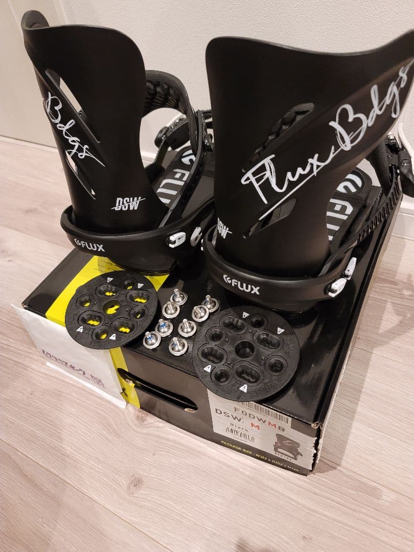 FLUX DSW Mサイズ ブラック スノーボードビンディング