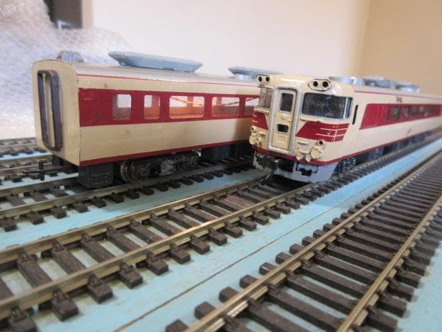 国鉄 キハ80系気動車 ２両セット HOゲージ　(金属製 / カツミ製）