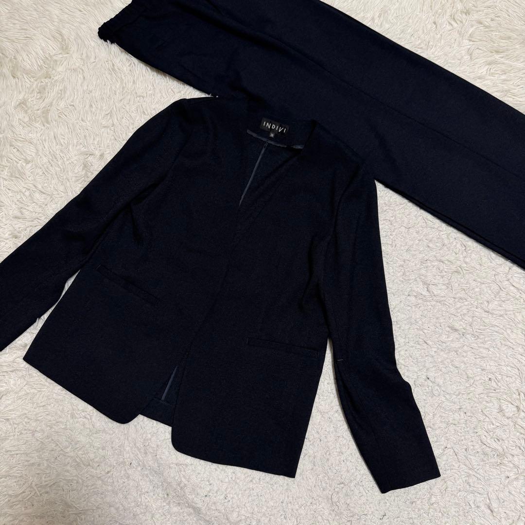 25年製未使用級　indivi パンツスーツ　セットアップ　ウォッシャブル　紺色