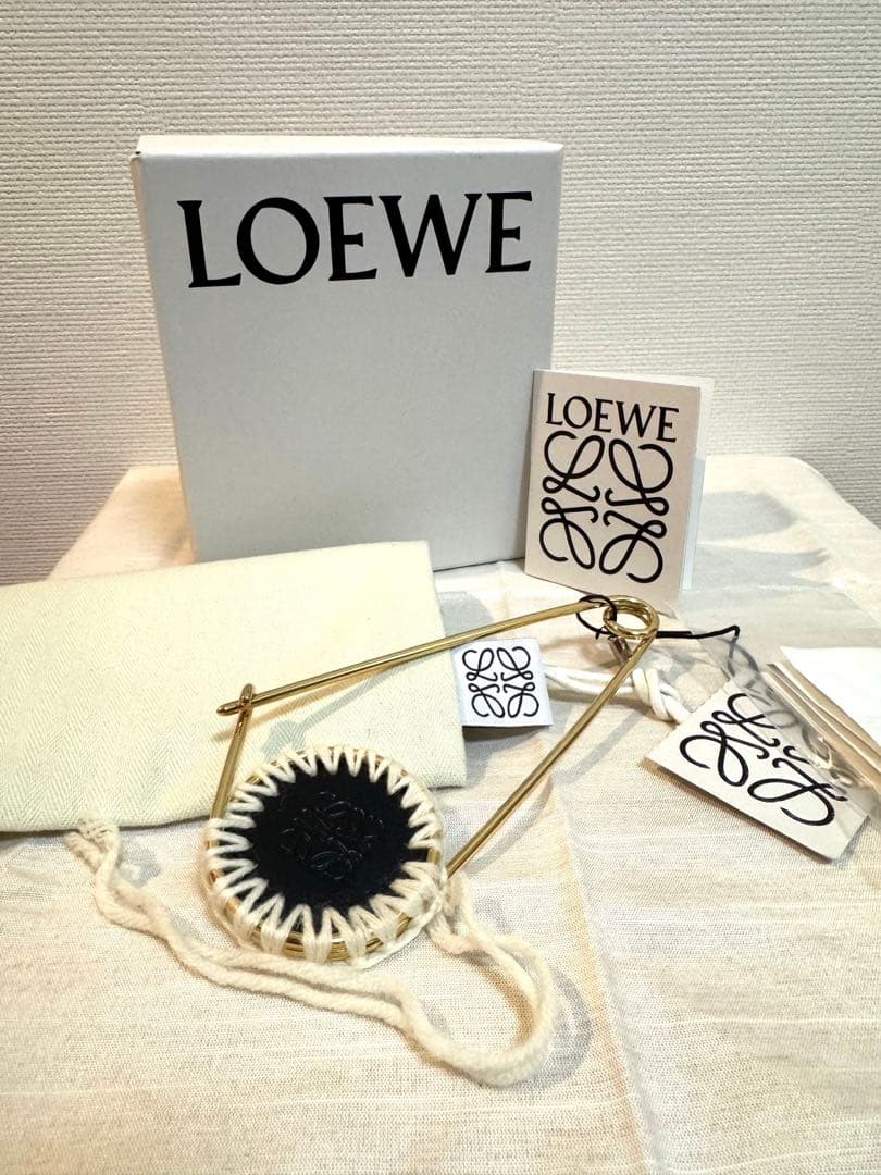 【新品・未使用】LOEWE ロエベ メカノピン ゴールド アクセサリー 正規品 LOEWE（ロエベ） ブローチ メカノピン イエロー ゴールド 1257