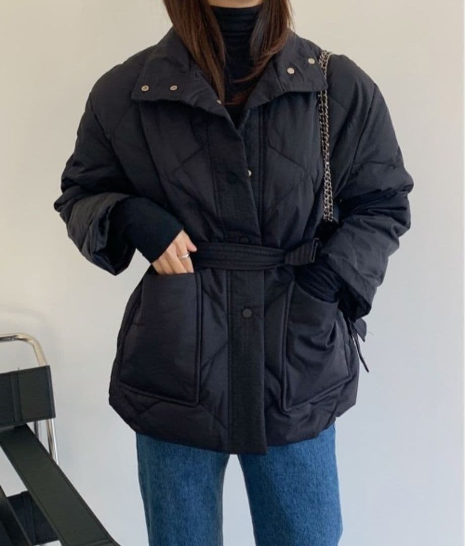 ベルト付きブラックダウンジャケット