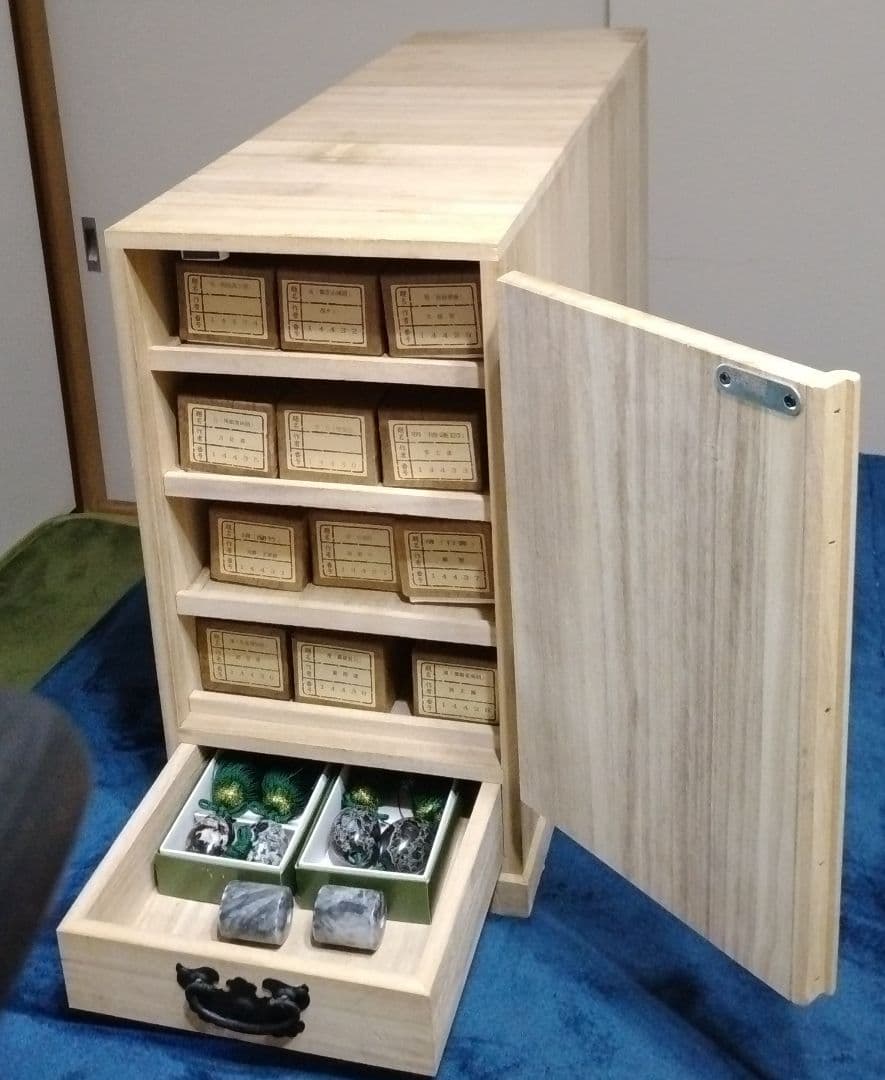 故宮博物院名品まとめて12点　精巧複製中国書画　専用桐箪笥・風鎮付き