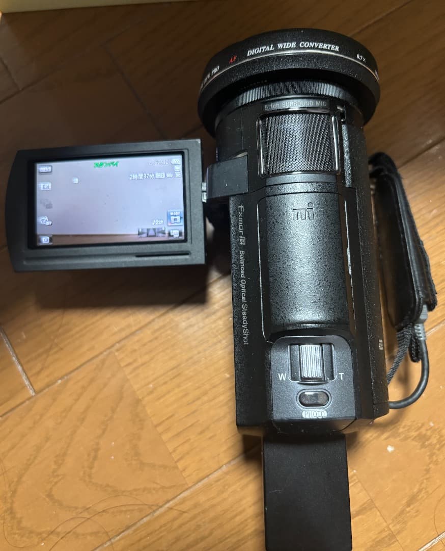 SONY FDR-AX30 4k ハンディカム(E:62:10表示が出てます)
