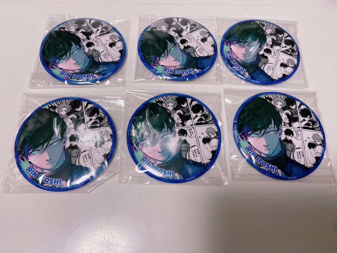 ブルーロック　糸師凛　プリンセスカフェ　缶バッジ　原作イラスト　セット Amazon.co.jp: ブルーロック 糸師凛 缶バッジ 私服 原作絵 : おもちゃ