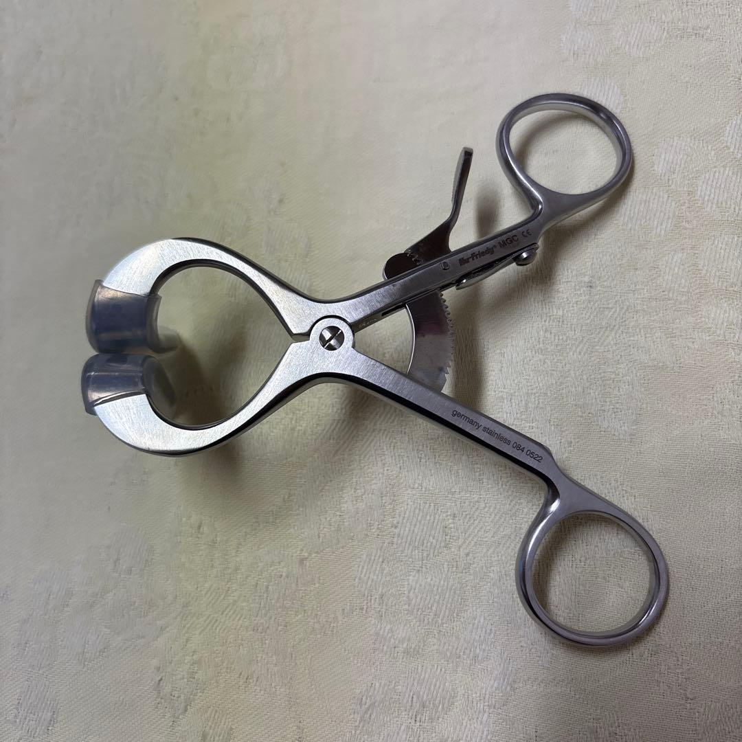 ヒューフレディ　万能開咬器