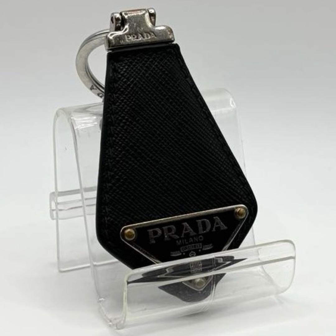 美品】PRADA プラダ キーリング キーホルダー 三角ロゴ サフィアーノ