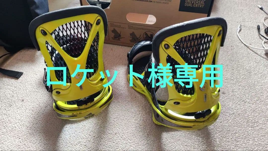 ロケットパートンBURTONスノーボードバインディング　CO2　Mサイズ