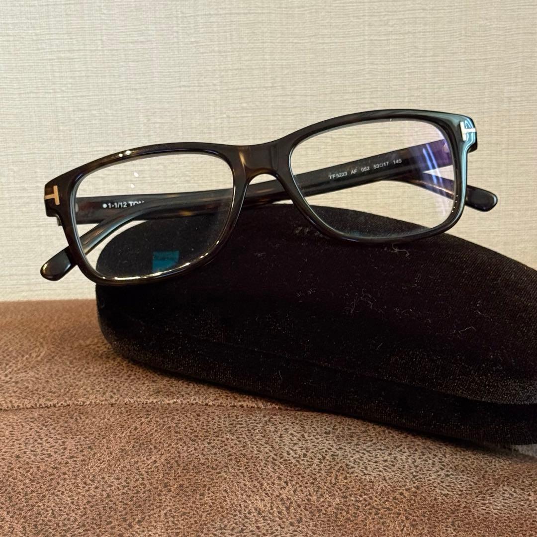 TOM FORD 度なしメガネ
