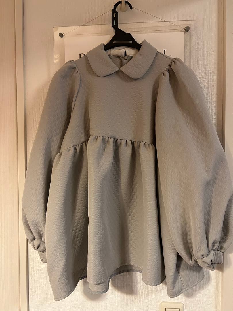 yori ヨリ キルトライクボリュームブラウス セレモニー - メルカリ