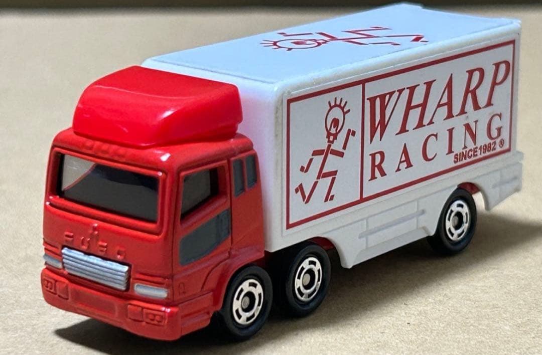 トミカ 三菱ふそう スーパーグレートトラック WHARP Racing