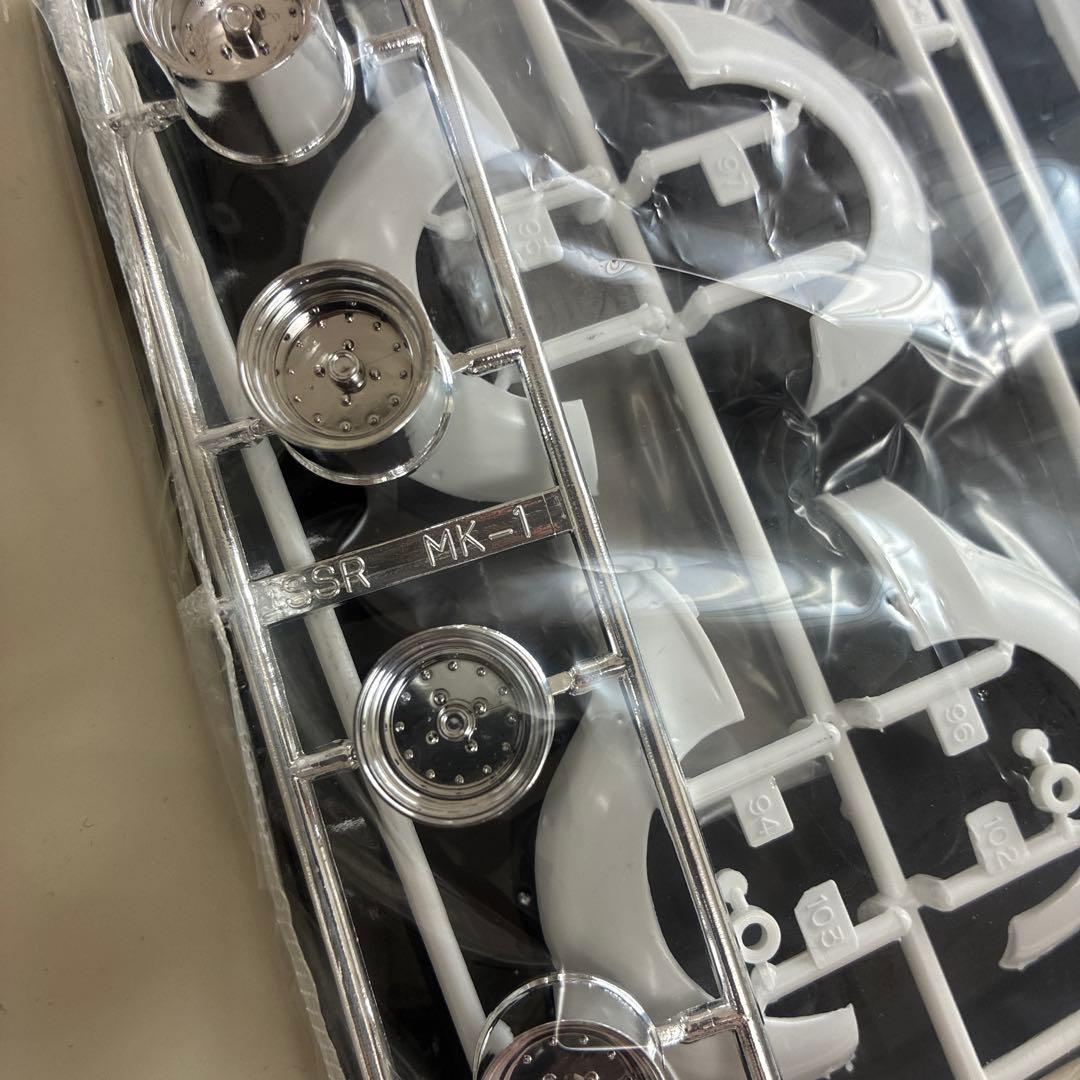 アオシマ 1/24 オールドレーサーパーツシリーズ レーシングフェンダー