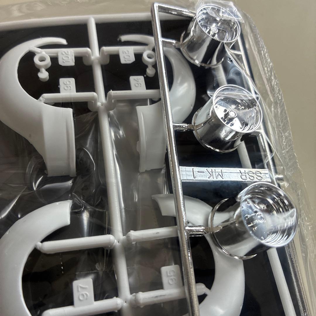 アオシマ 1/24 オールドレーサーパーツシリーズ レーシングフェンダー