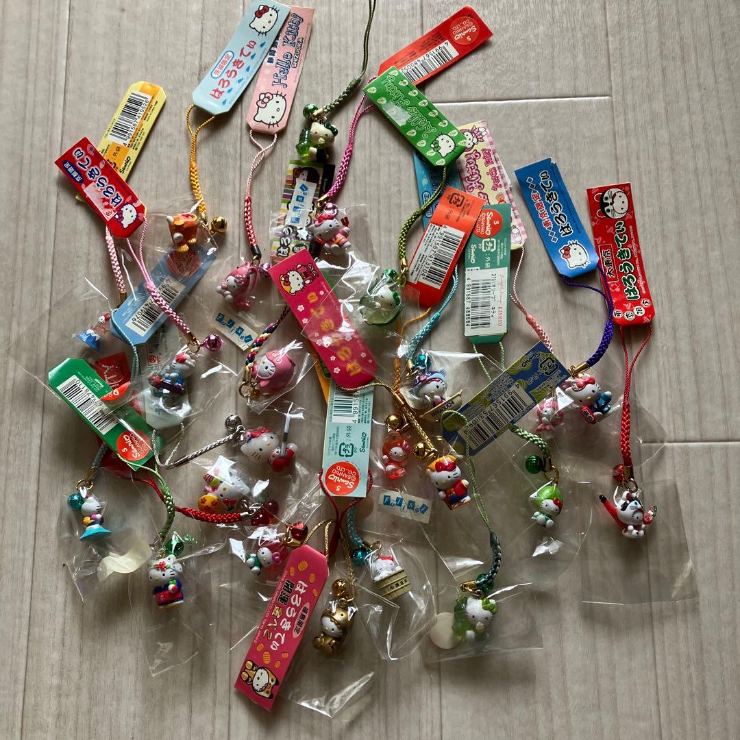 ご当地限定根付けハローキティ ストラップ。