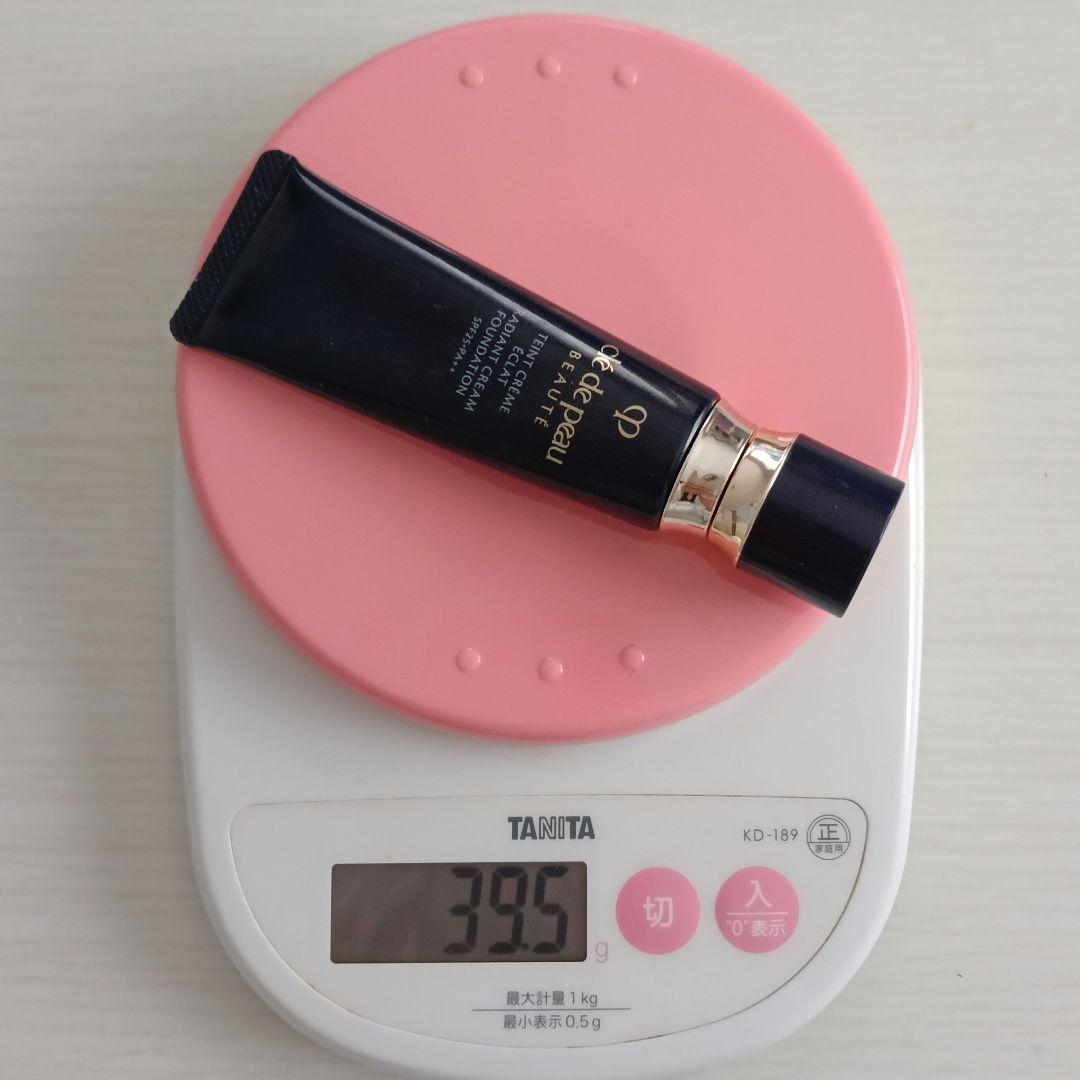 クレドポーボーテ　タンクレームエクラnファンデーション　クリーム　オークル00