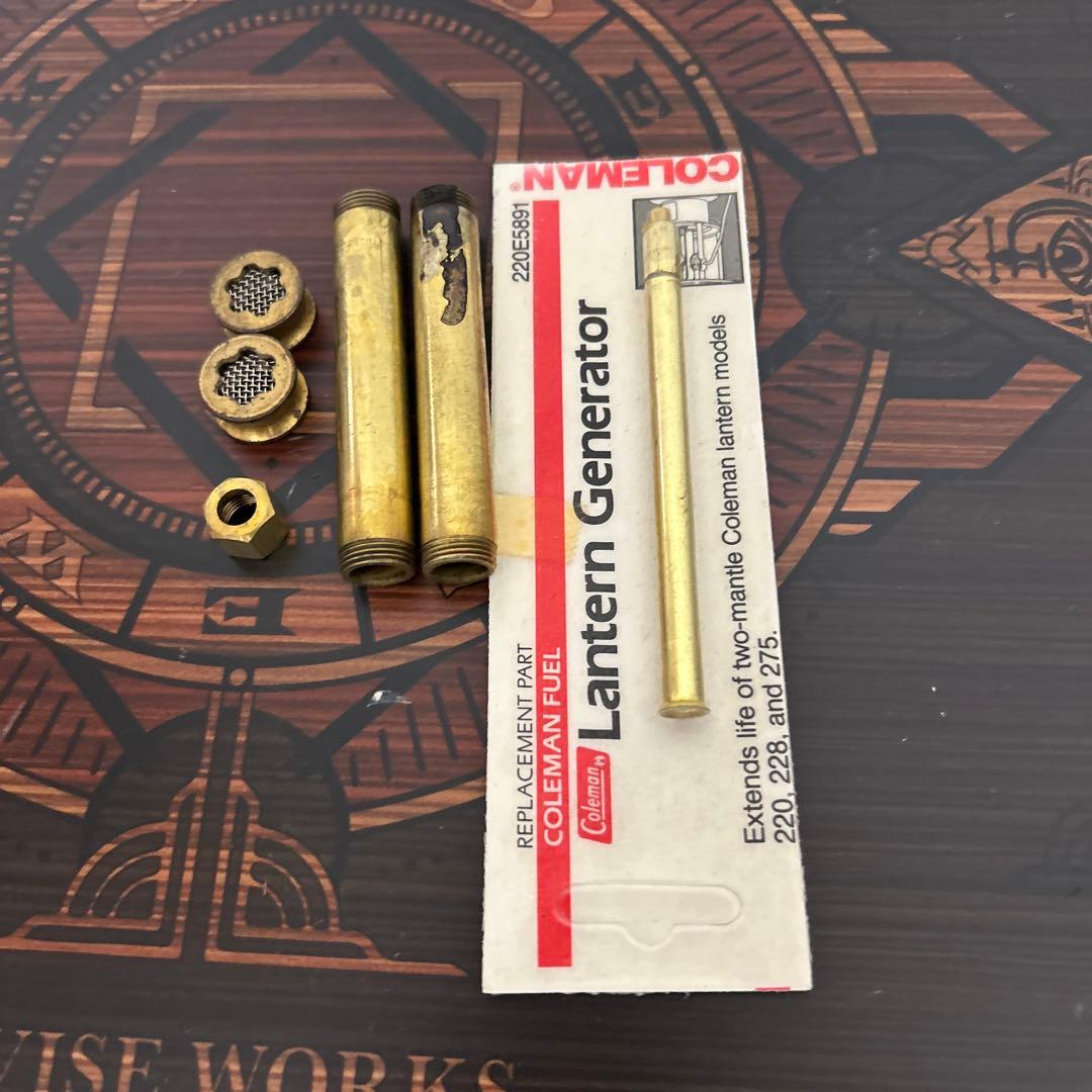 コールマンランタン 228ゴールドボンド - メルカリ