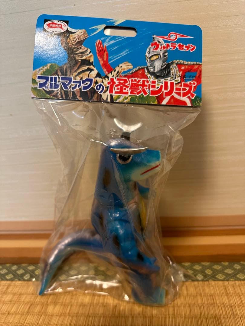 ブルマァク エレキング　蓄光 ブルマァクの「エレキング」が「蓄光ゴールド」となってまたまた出現