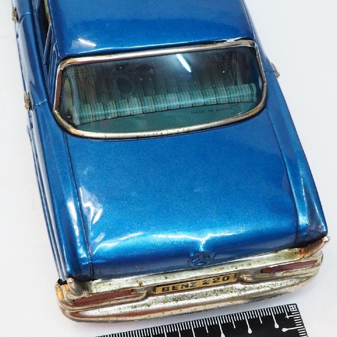 萬代屋【メルセデス ベンツ220大サイズ青エンブレム欠】ブリキtin car