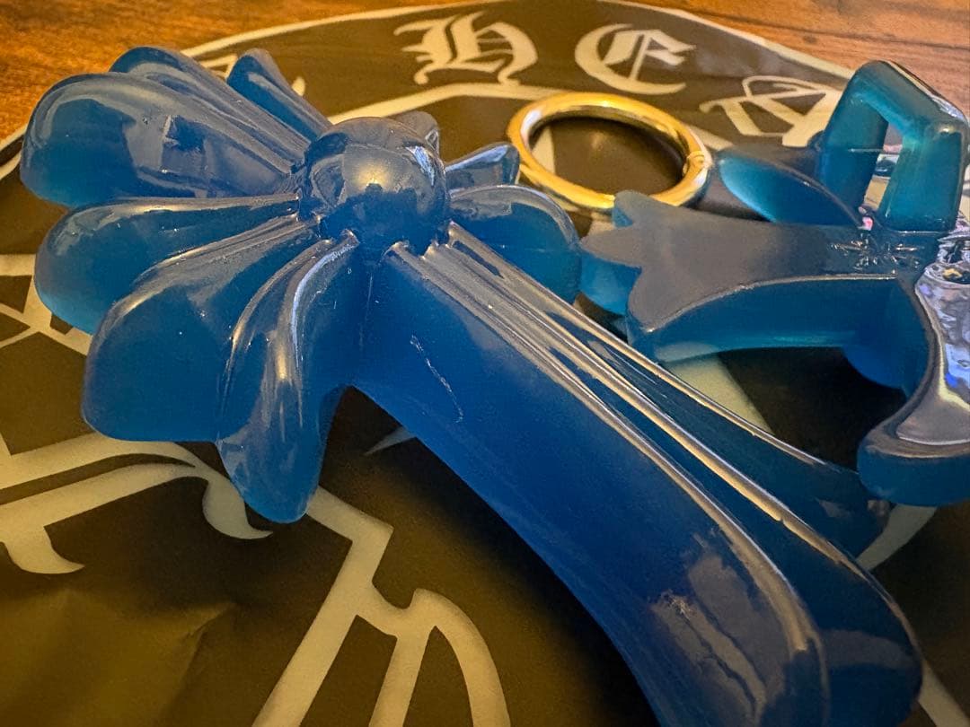 バカデカFAKE HEARTS 蓄光グリーン十字架 クロスネックレス