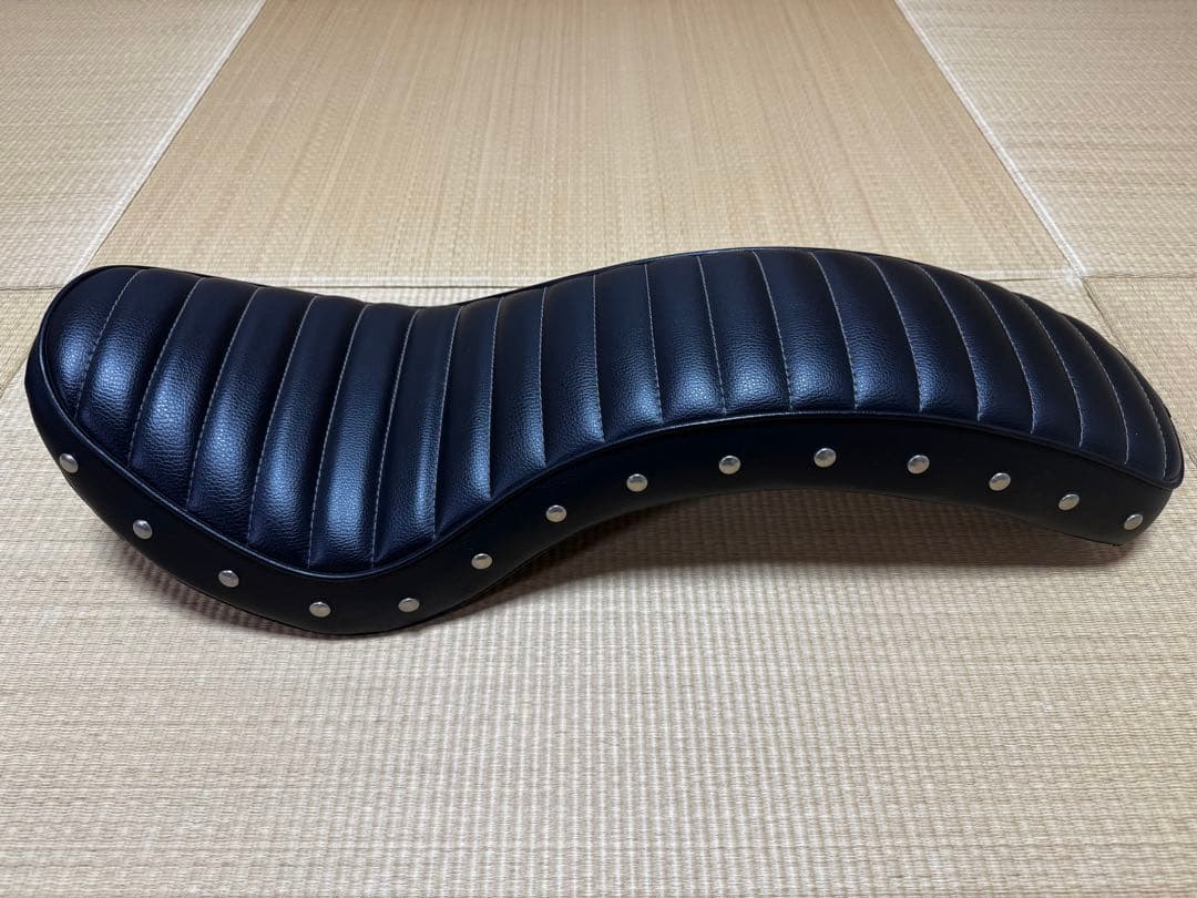 コブラシート　ドラッグスター250専用 スタッド付タックロールシート 有限会社ガレージT&F / ドラッグスター250 スタッド付コブラシート