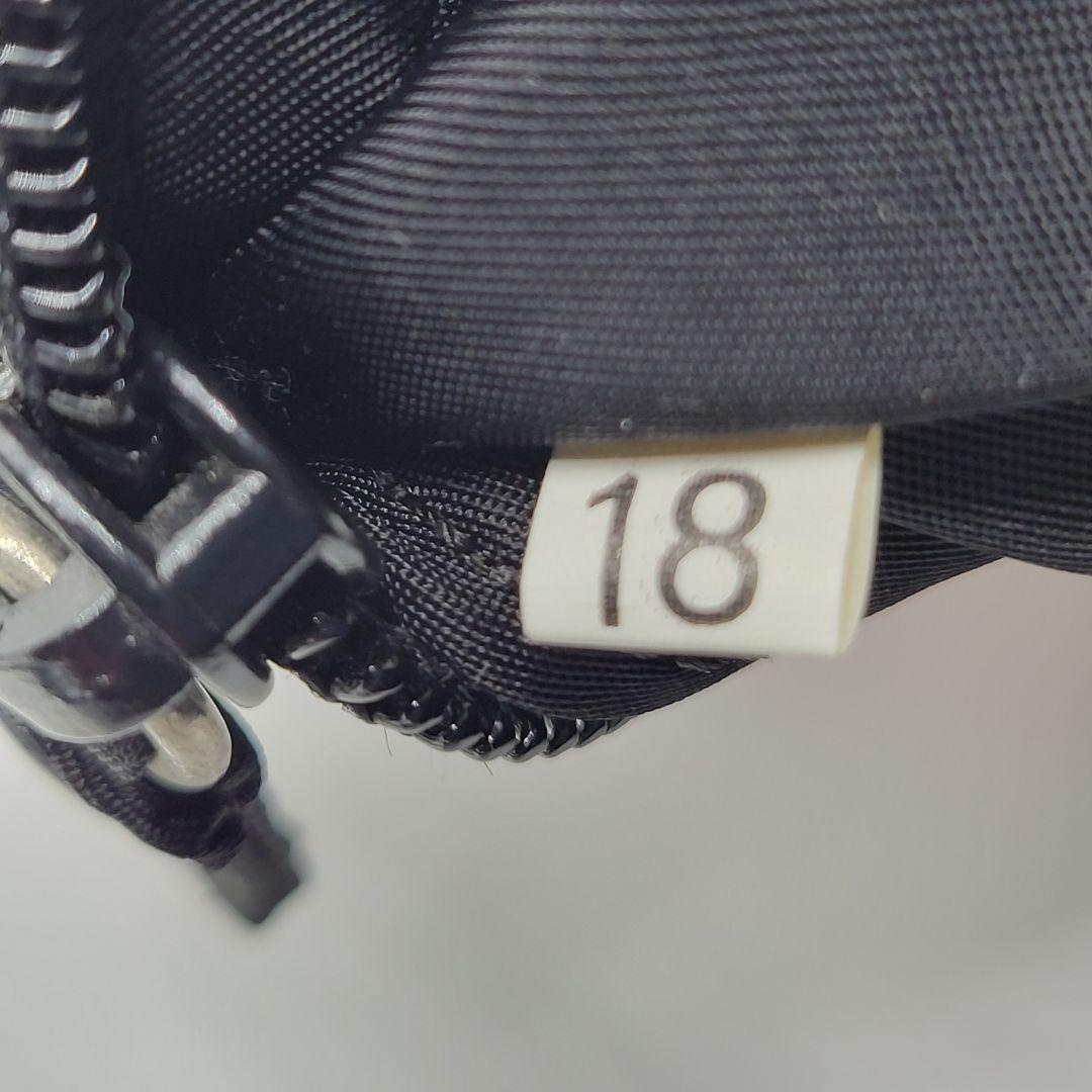 PRADA プラダ アクセサリーポーチ 三角ロゴ ブラック Optiファスナー