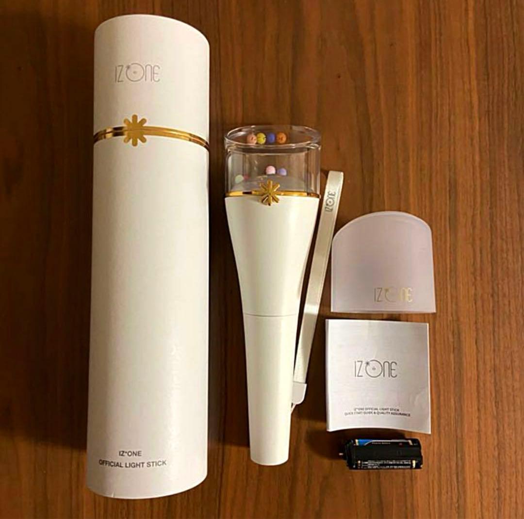 IZ*ONE】公式ペンライト 箱 ストラップ - メルカリ