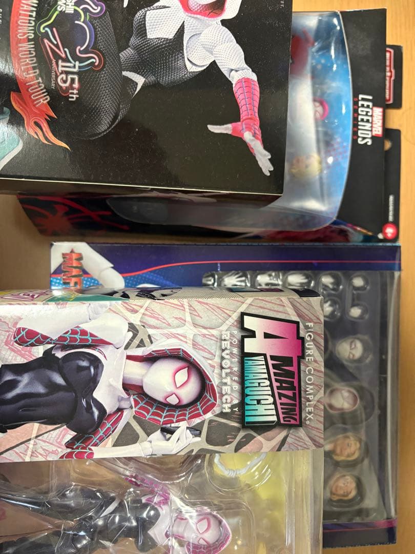 スパイダーグウェン　フィギュア　４点 Amazon.co.jp: マーベル レジェンドシリーズ スパイダーマン