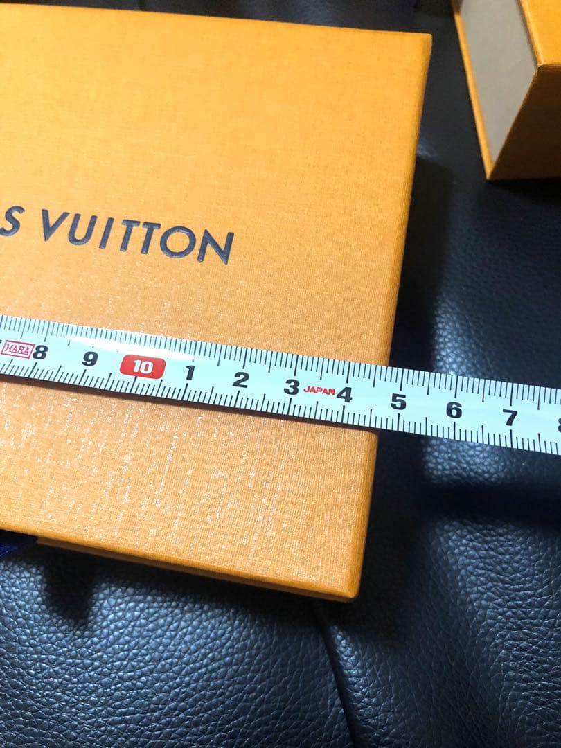 ルイヴィトン 折り財布箱