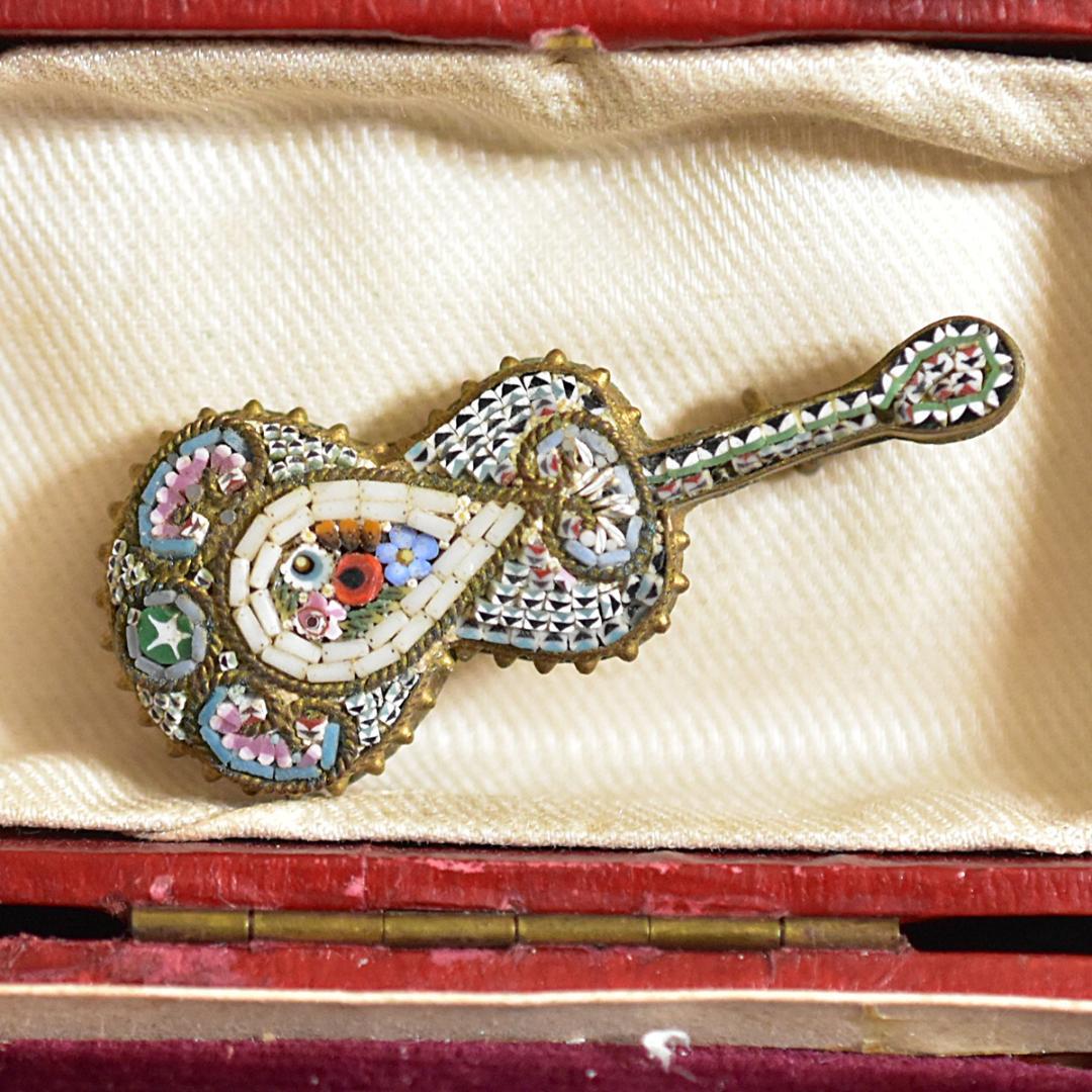 イタリア製アンティーク マイクロモザイクのマンダリンのブローチ