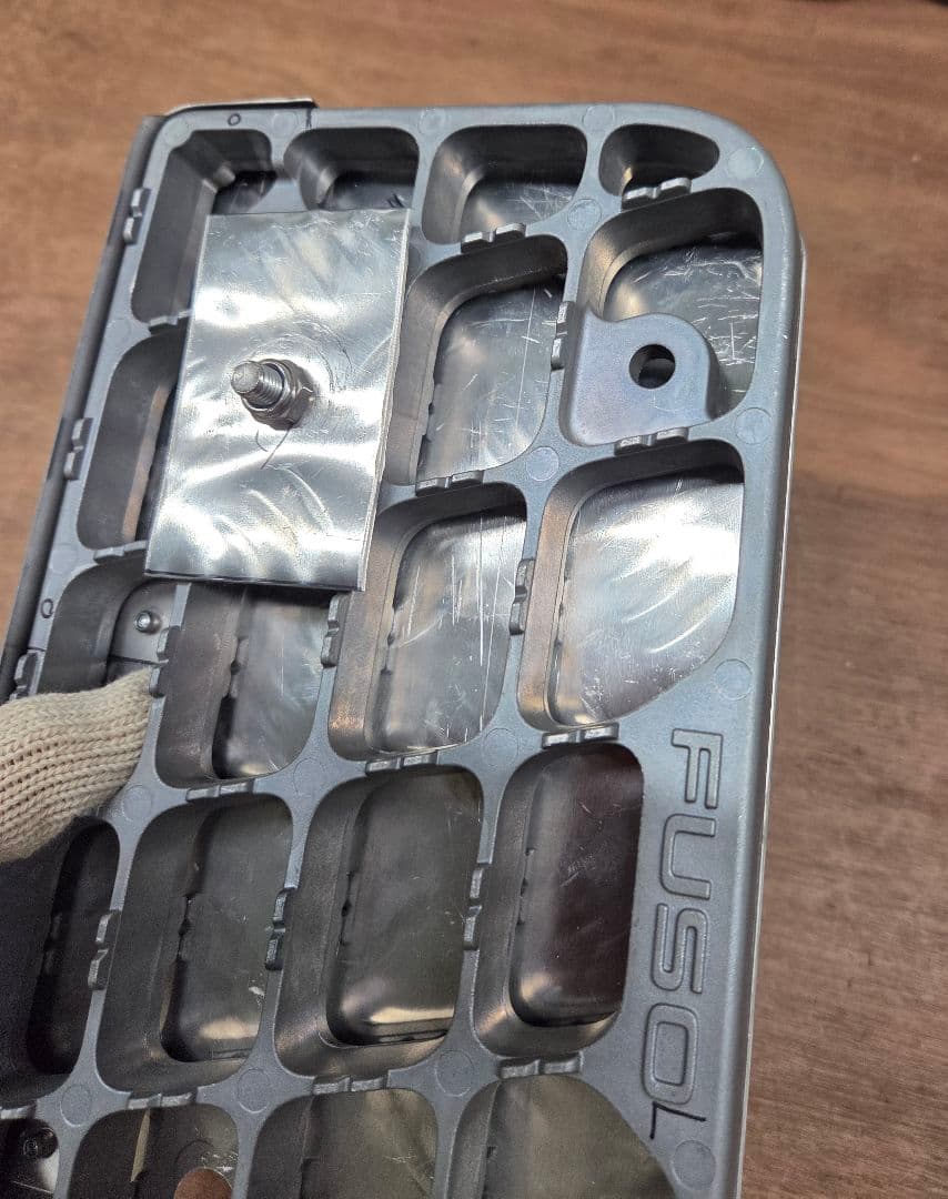 24スーパーグレート サイドステップアルミ縞板×鏡面ステンボルトナット