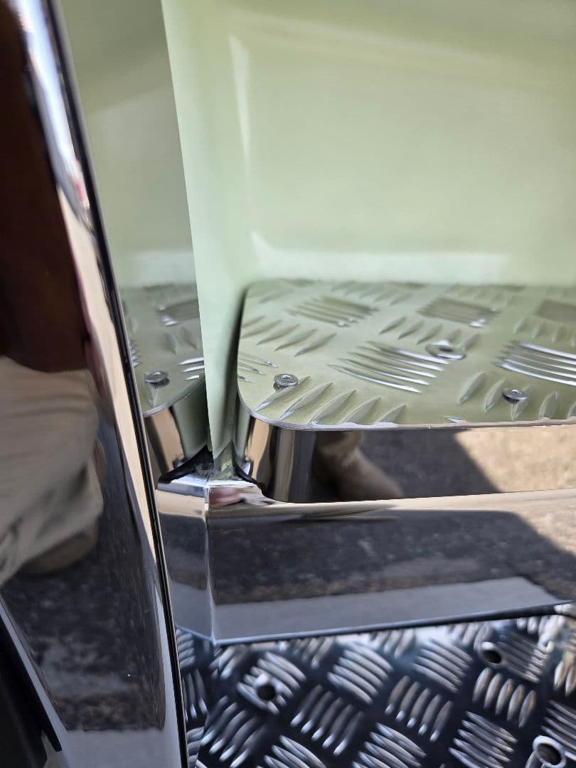 24スーパーグレート サイドステップアルミ縞板×鏡面ステンボルトナット