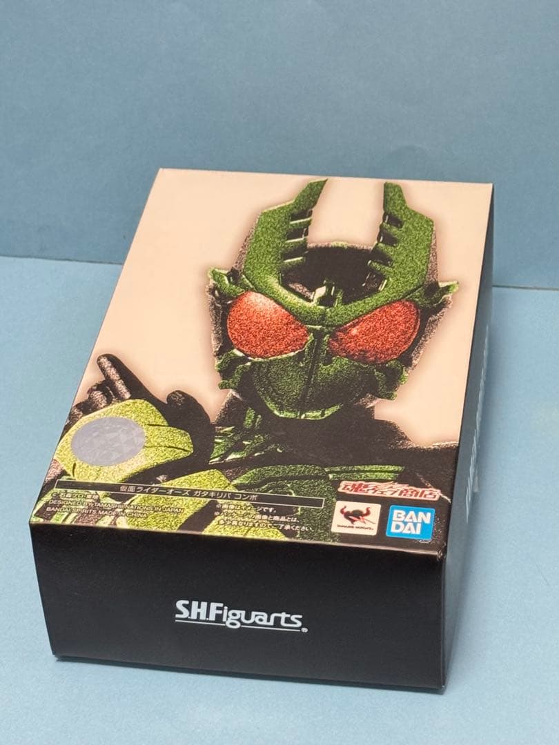 フィギュアーツ真骨彫　仮面ライダーオーズガタキリバ コンボ