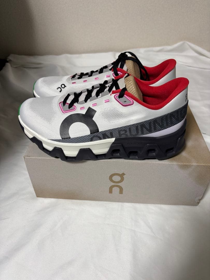 未使用on スニーカー　クラウドモンスターハイパー 26.5cm