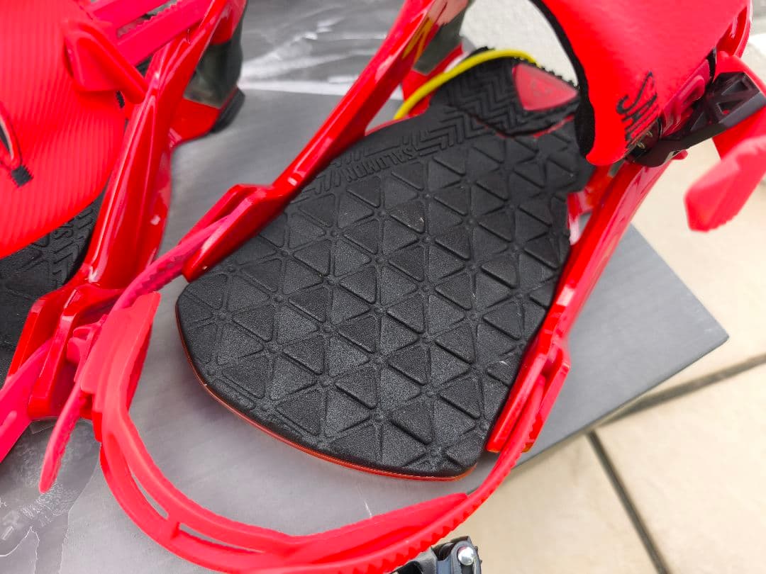 Salomon ALIBI Red ビンディング Mサイズ