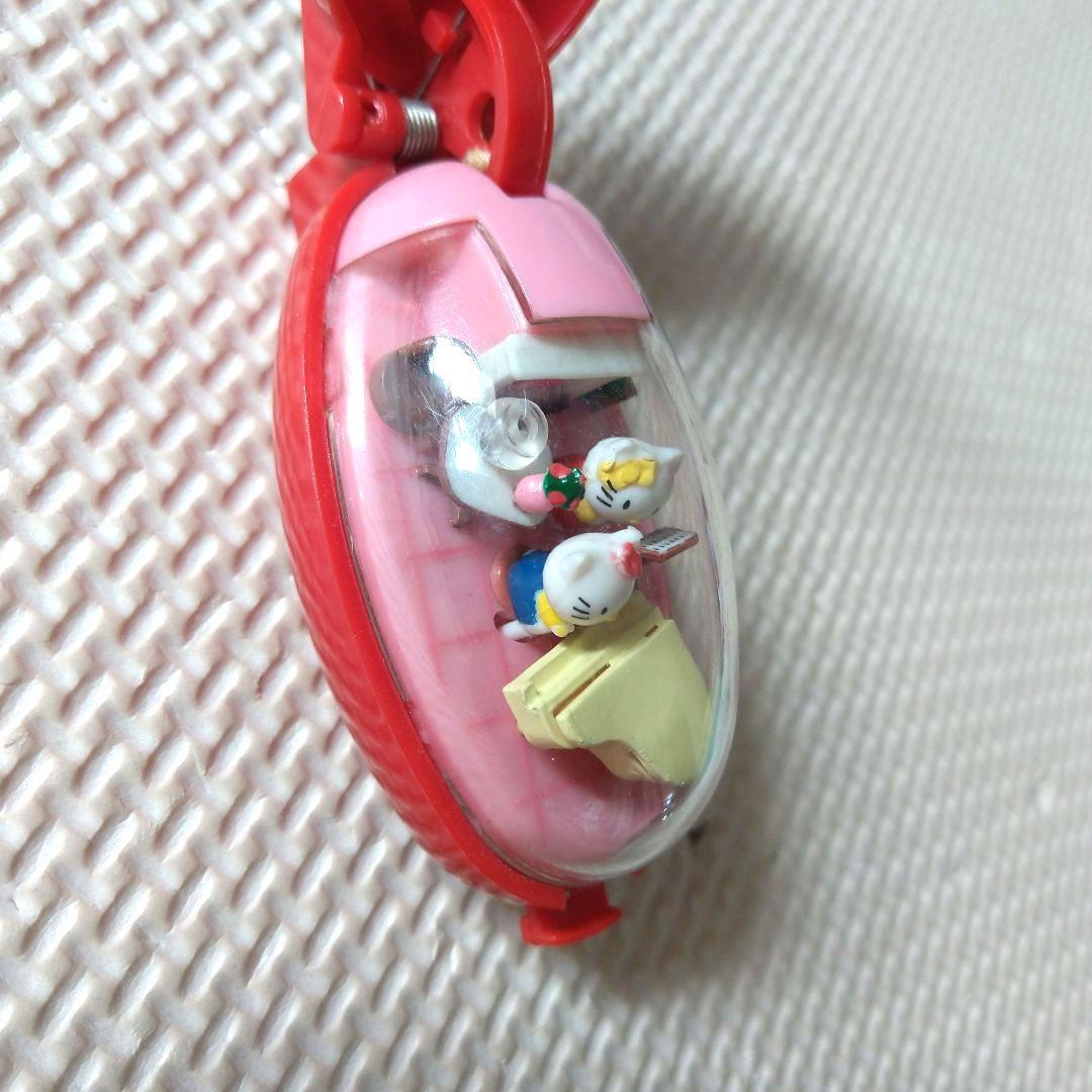 ハローキティポケットクリッターHELLO KITTY赤動くキーホルダー当時品
