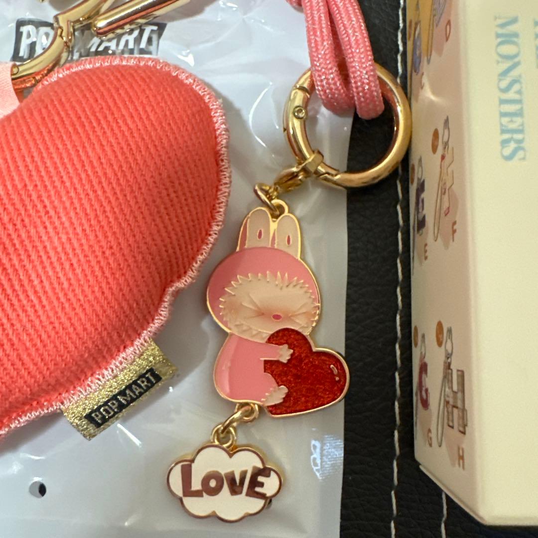 ラブブ PIN FOR LOVE イニシャル キーリング シークレット - メルカリ