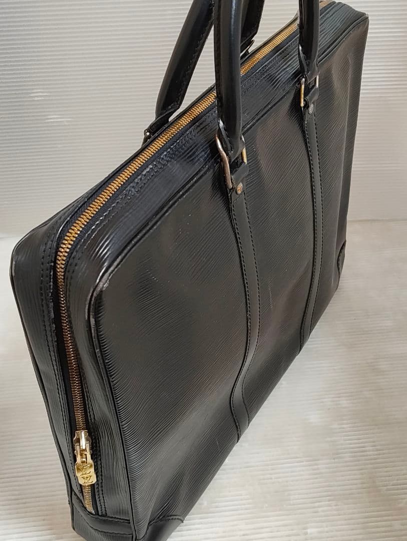 ルイヴィトン エピ ポルト ドキュマン ヴォワヤージュ - メルカリ